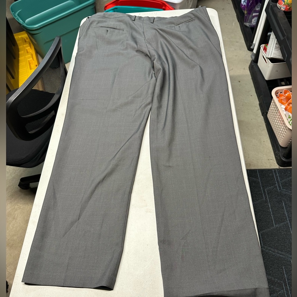 Haggar Dress pants 38x32 - Picture 3 of 3